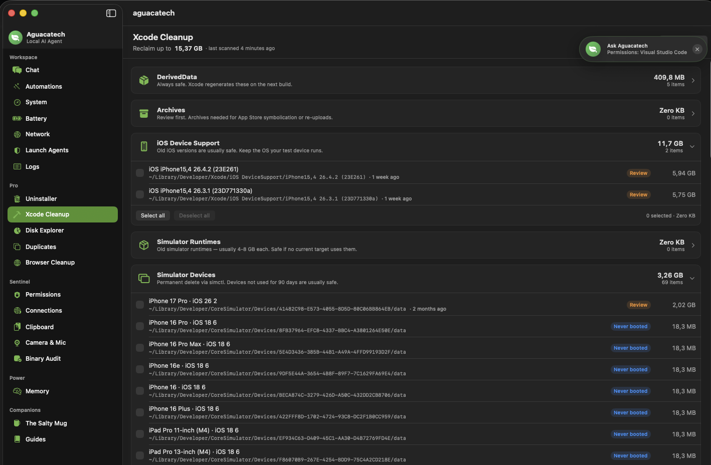 Aguacatech Xcode Cleanup view listing DerivedData, Archives, iOS Device Support, and Simulator caches with sizes.